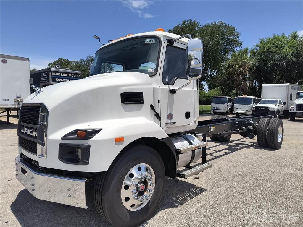 Mack MD7 42R Šasija ar kabīni