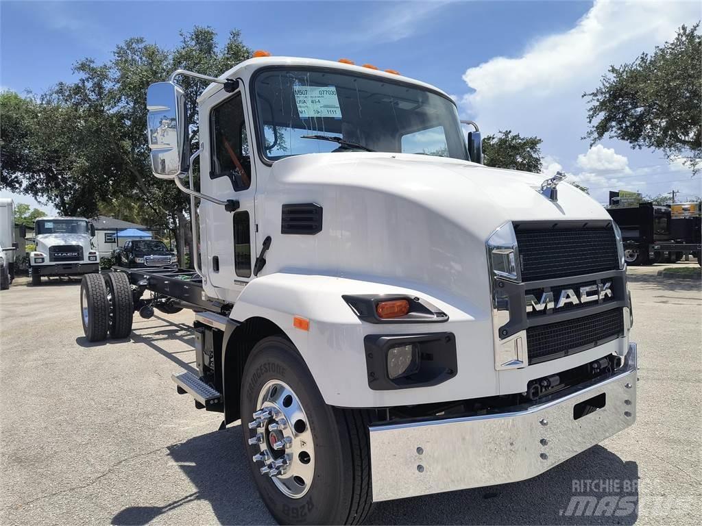 Mack MD7 42R Šasija ar kabīni