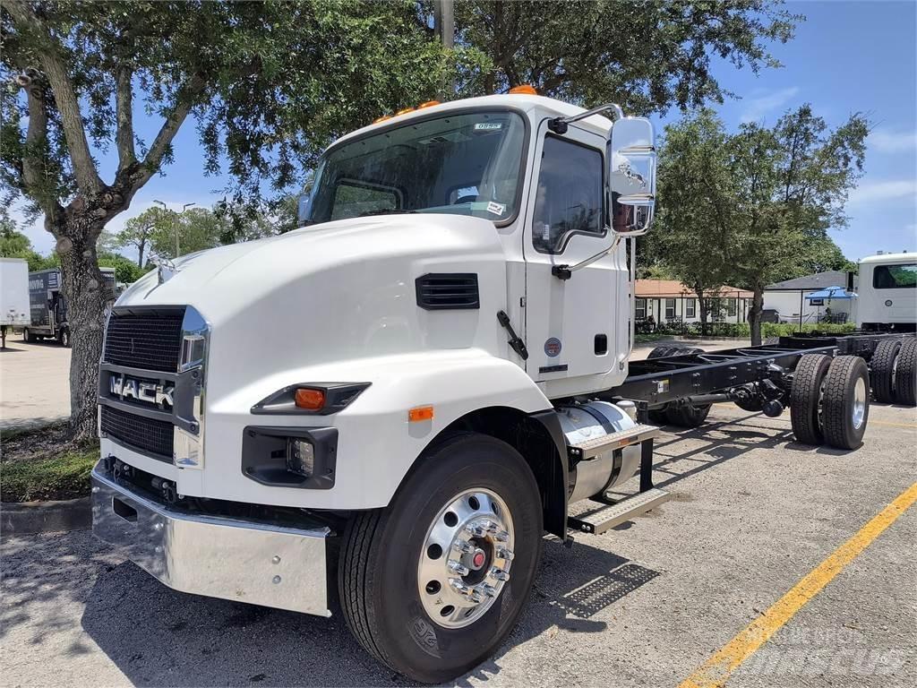 Mack MD7 42R Šasija ar kabīni