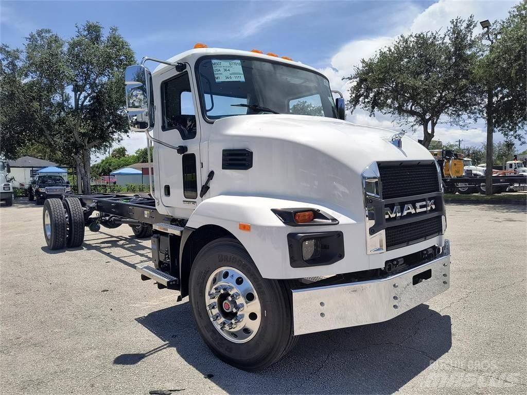 Mack MD7 42R Šasija ar kabīni