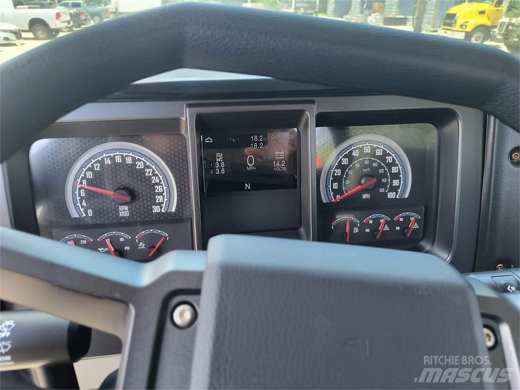 Mack MD7 42R Šasija ar kabīni