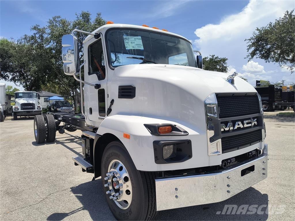 Mack MD7 42R Šasija ar kabīni