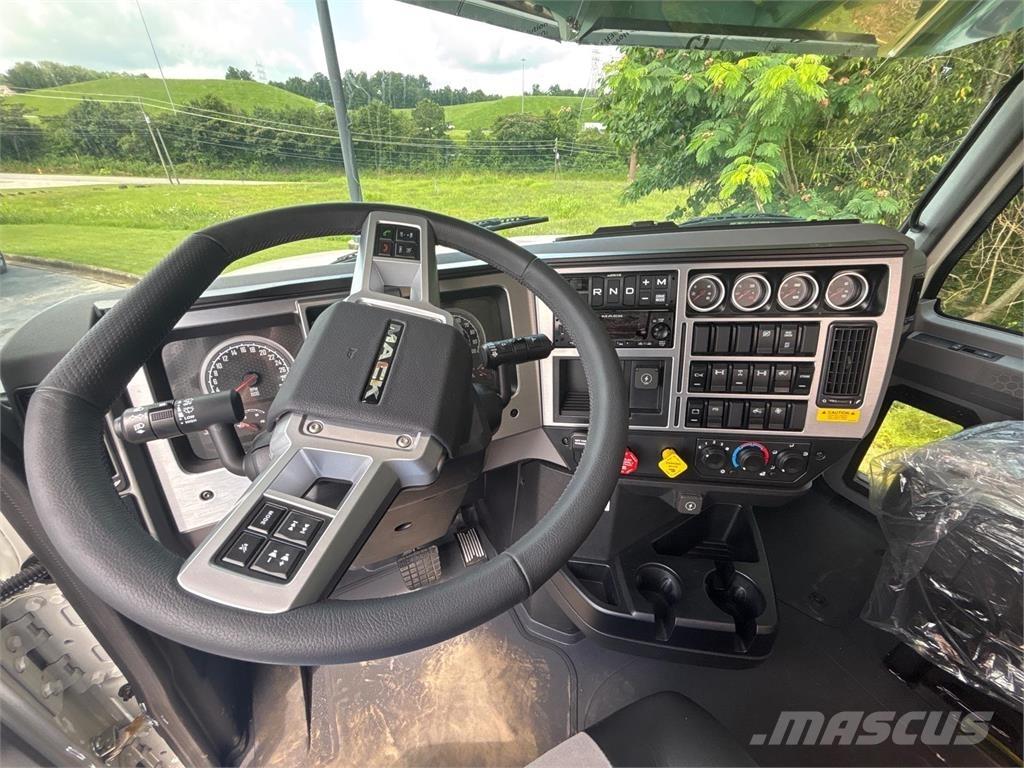 Mack PI64T Vilcēji