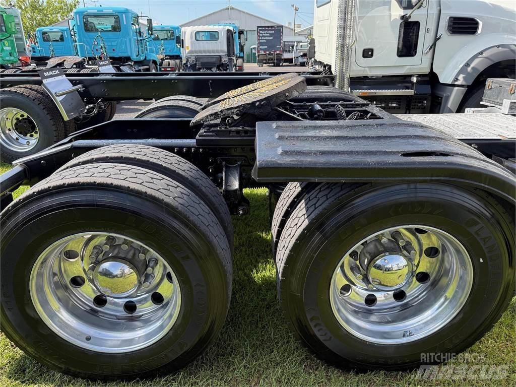 Mack PI64T Vilcēji