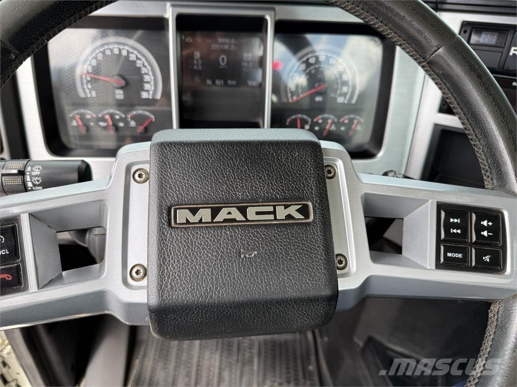 Mack PI64T Vilcēji