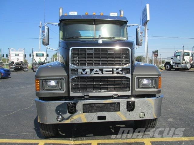 Mack PI64T Vilcēji