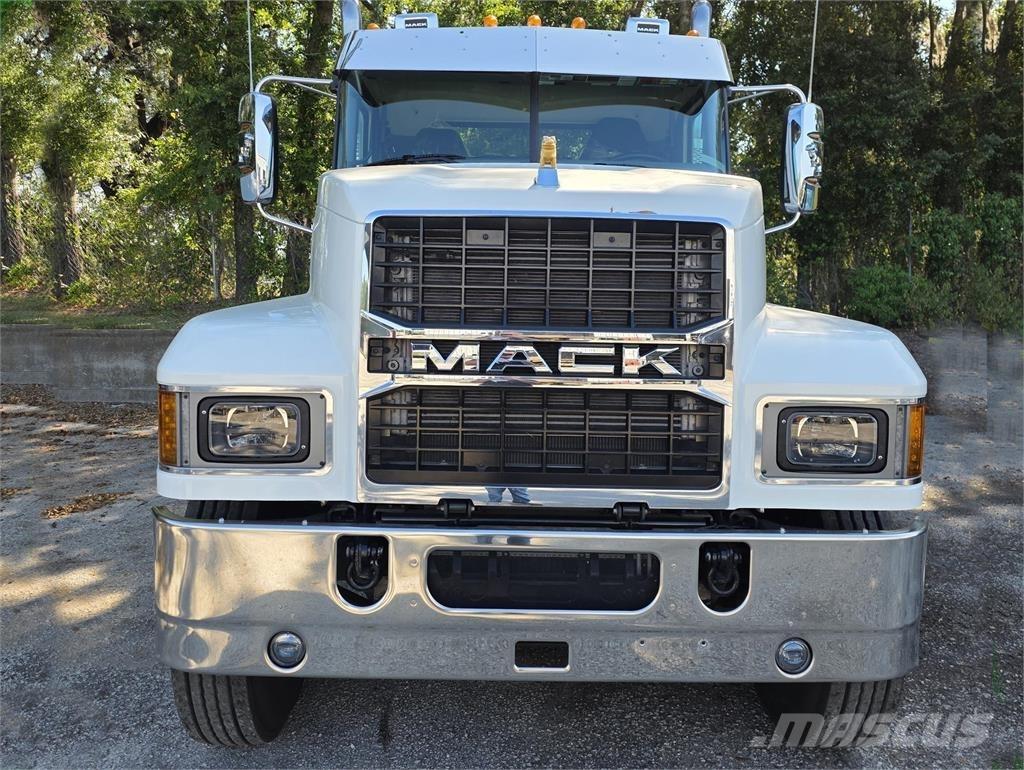 Mack PI64T Vilcēji