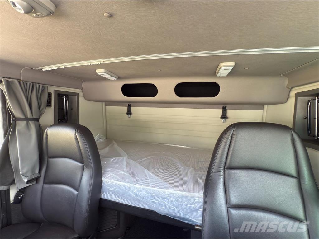 Volvo VAH64400 Treileri ar āķi