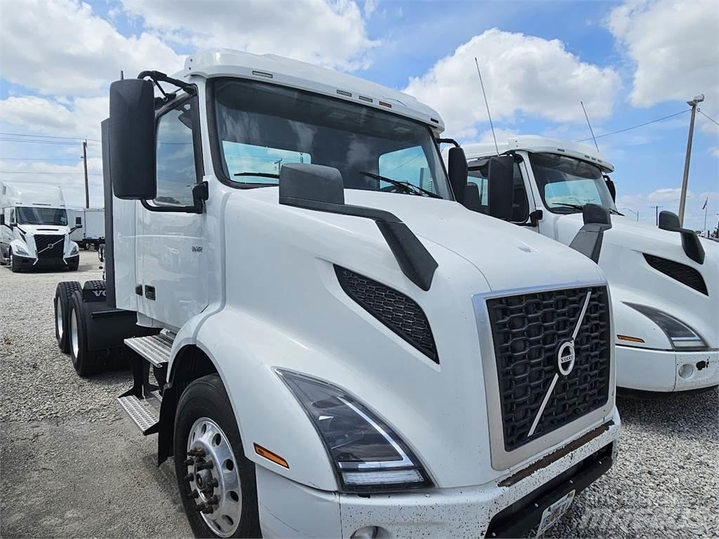 Volvo VNL64T300 Vilcēji