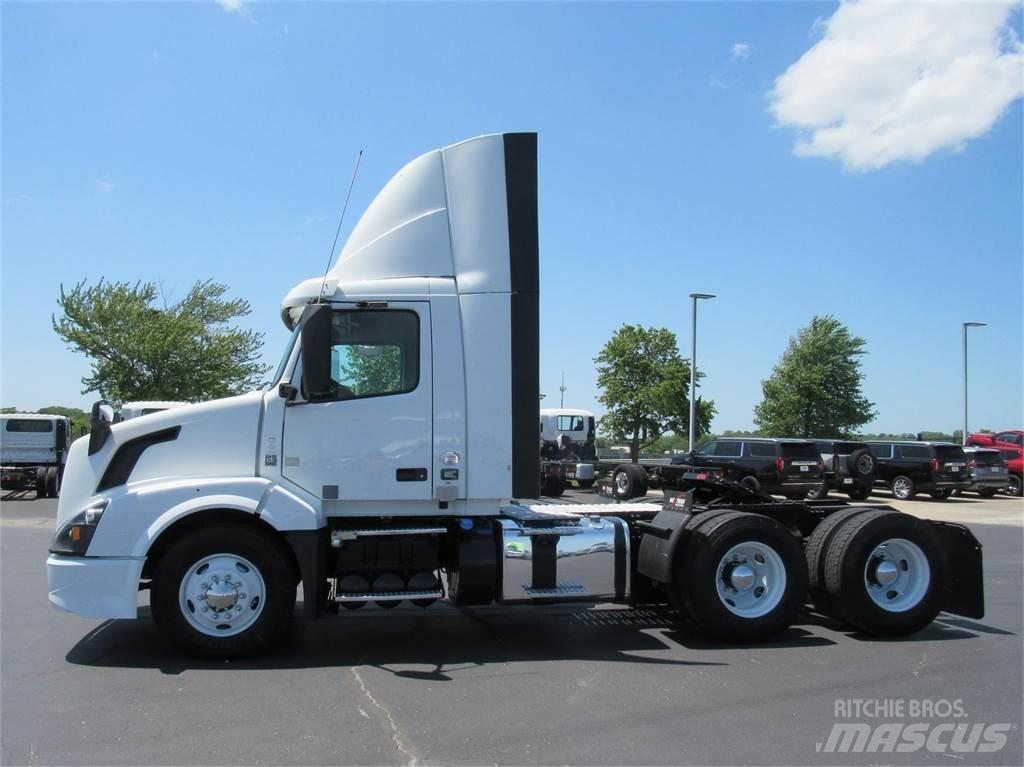 Volvo VNL64T300 Vilcēji