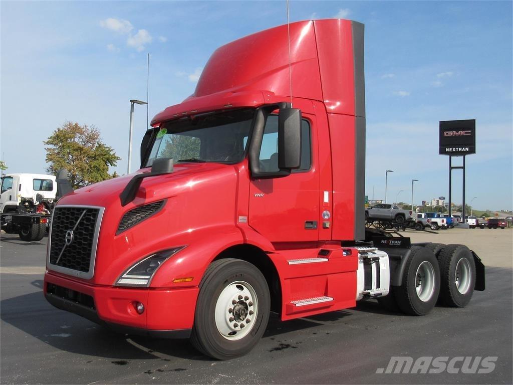 Volvo VNL64T300 Vilcēji