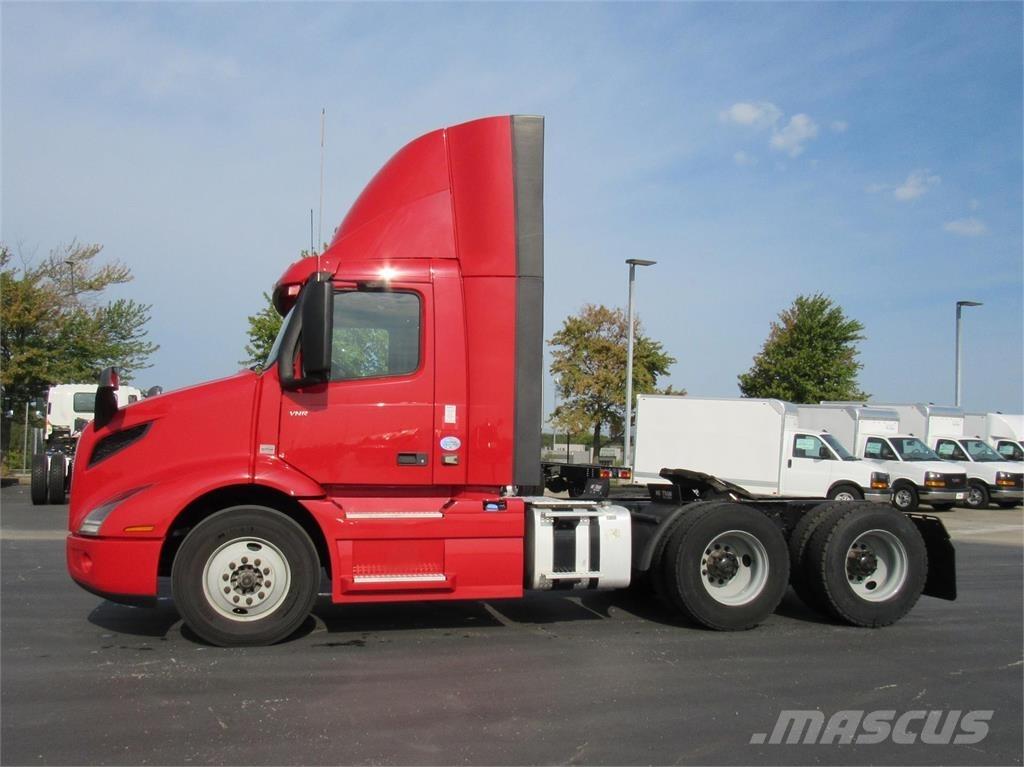 Volvo VNL64T300 Vilcēji