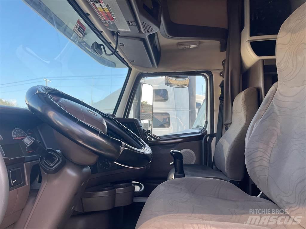 Volvo VNL64T670 Vilcēji