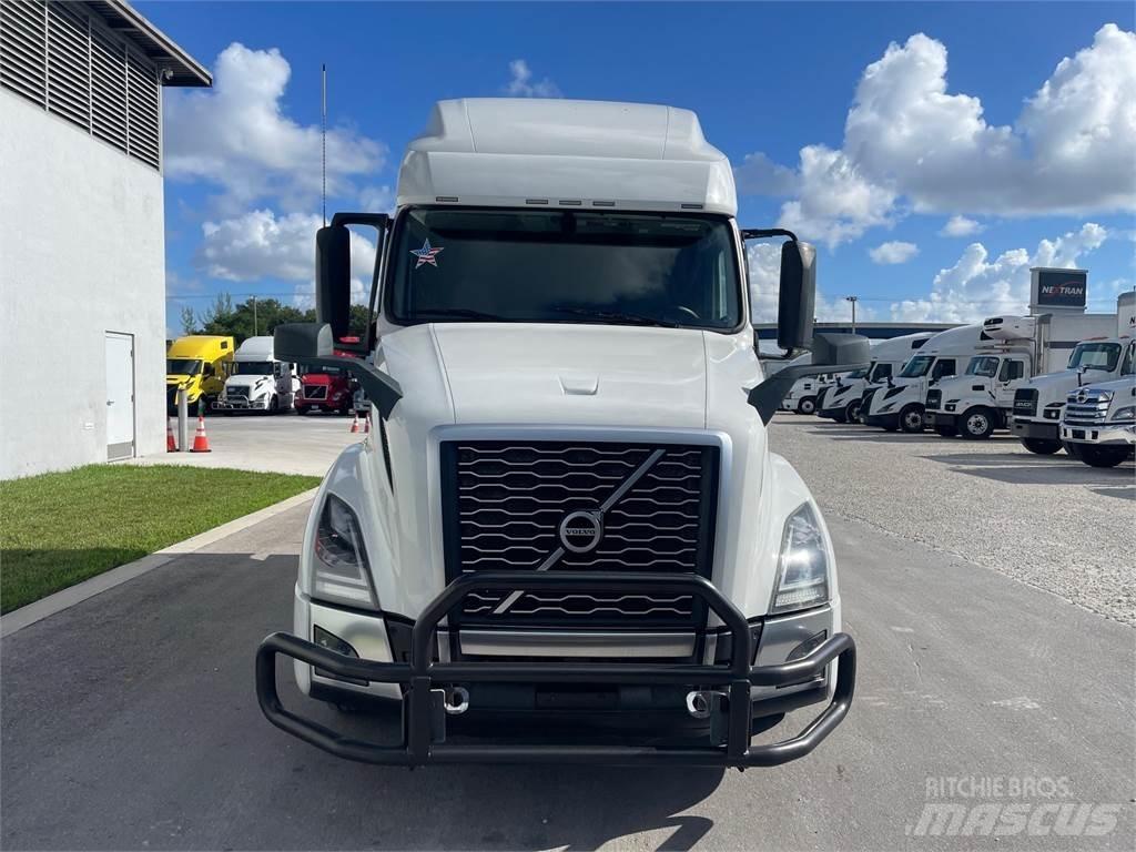 Volvo VNL64T760 Vilcēji