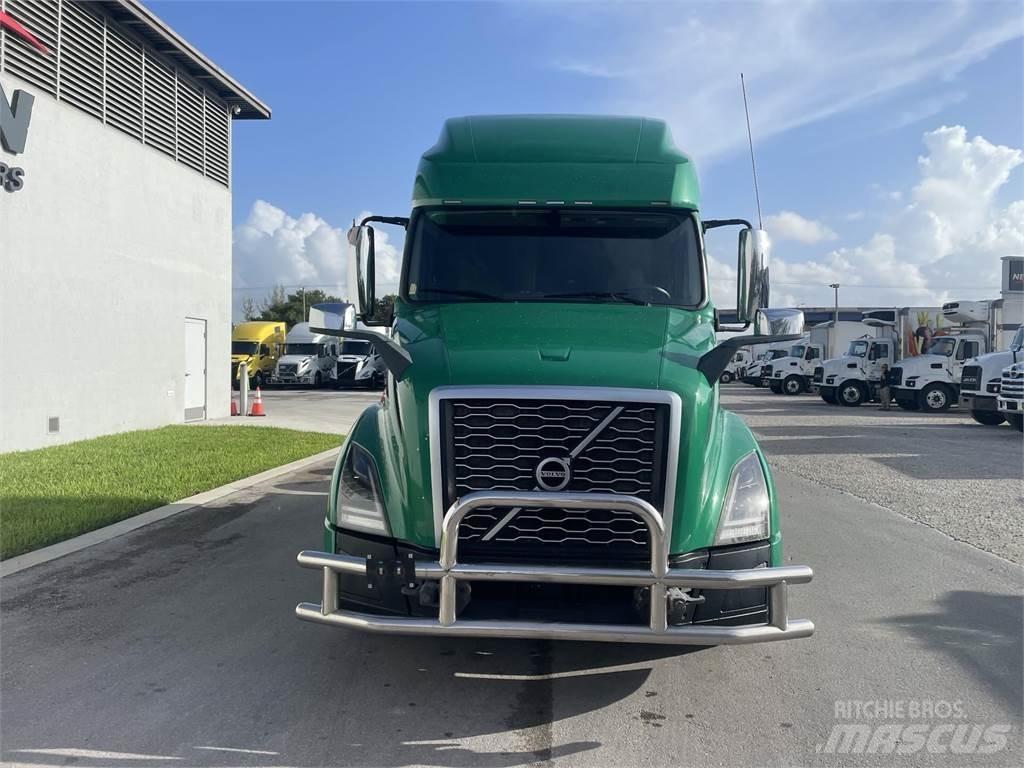 Volvo VNL64T760 Vilcēji