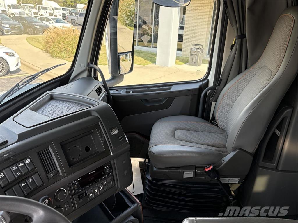 Volvo VNL64T760 Vilcēji