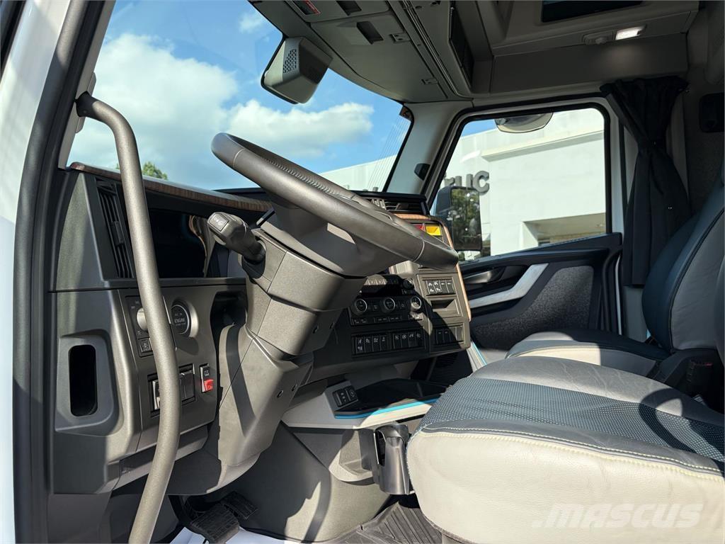 Volvo VNL64T860 Vilcēji