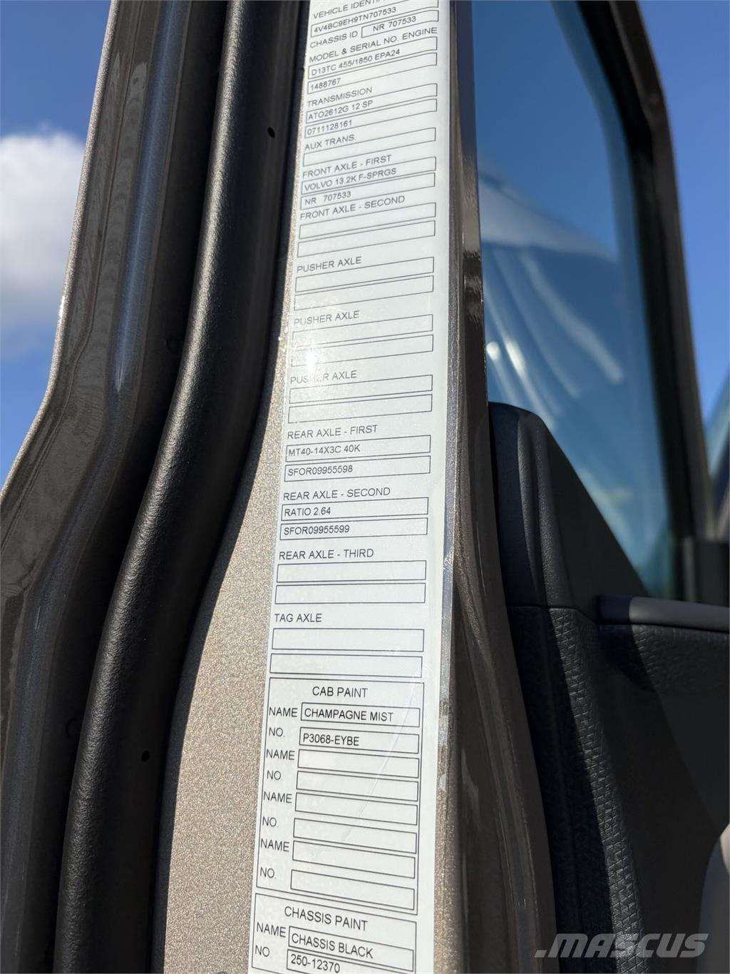 Volvo VNL64T860 Vilcēji