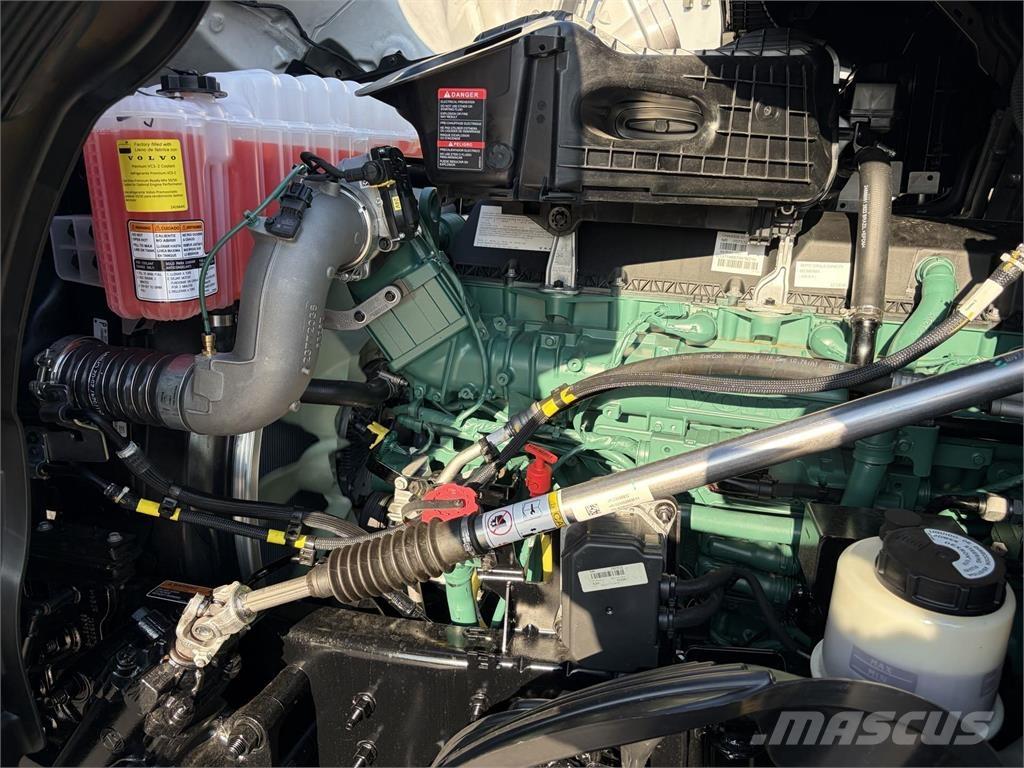 Volvo VNL64T860 Vilcēji