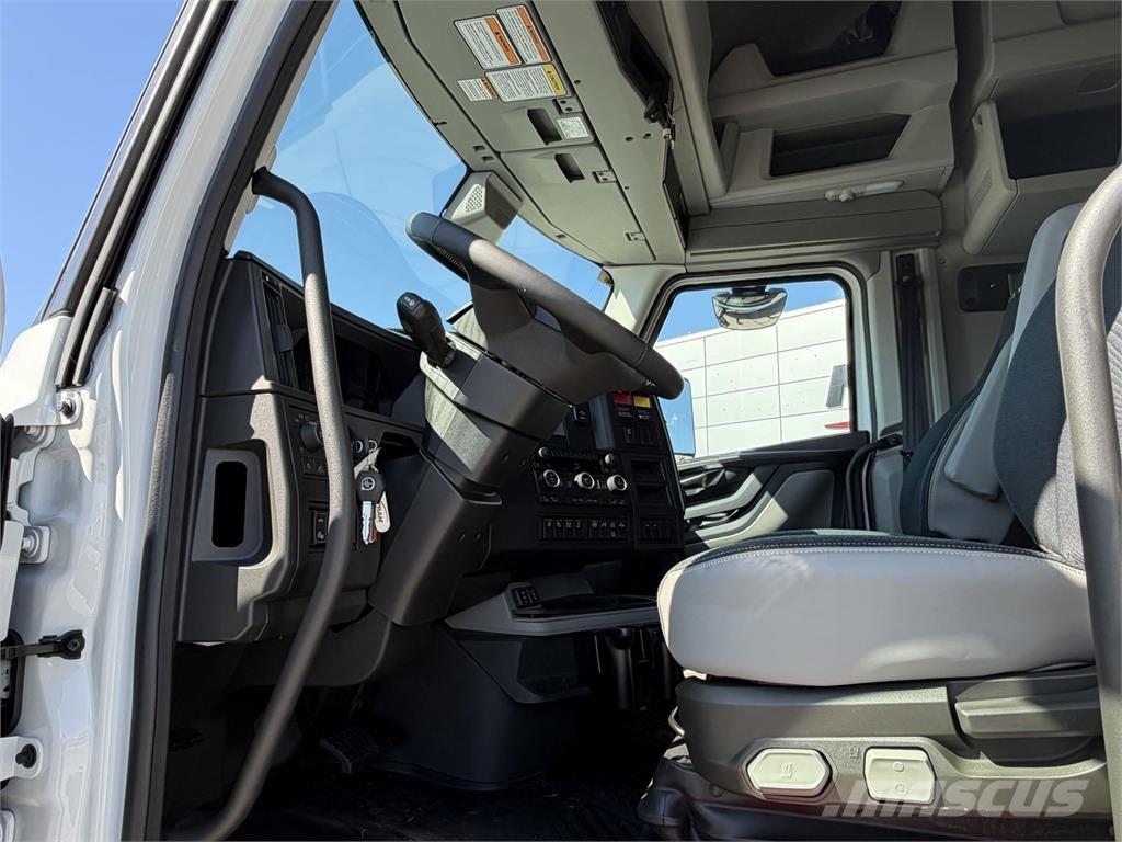 Volvo VNL64T860 Vilcēji