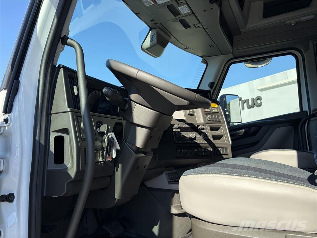 Volvo VNL64T860 Vilcēji