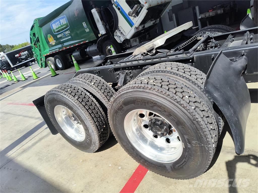 Volvo VNR64T Vilcēji