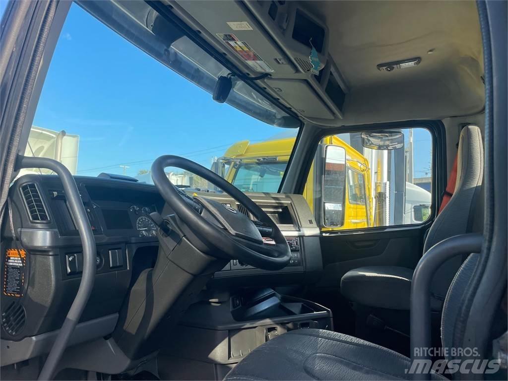 Volvo VNR64T Vilcēji