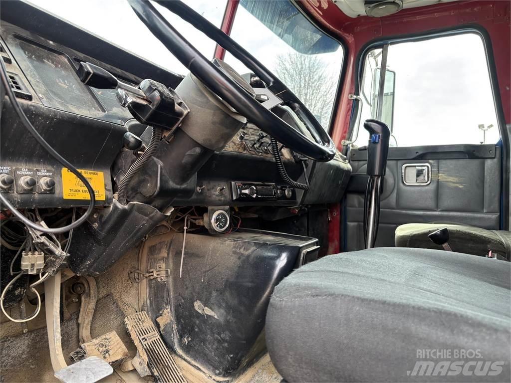 Volvo WG64T Pašizgāzējs