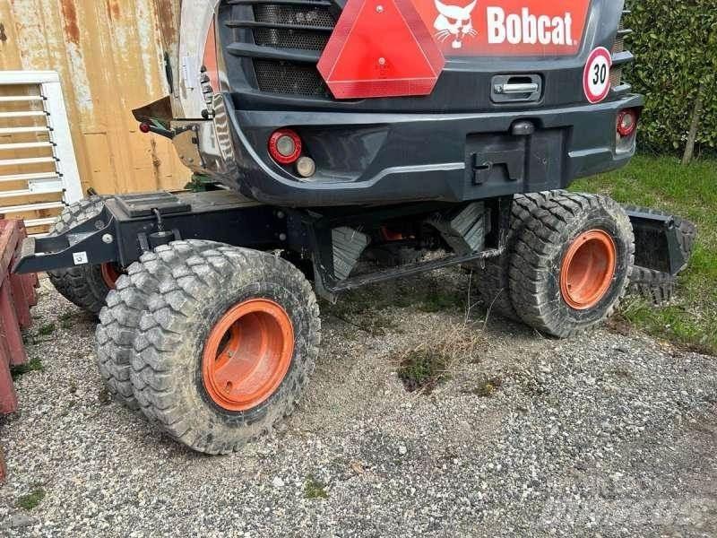 Bobcat E57W Ekskavatori uz riteņiem
