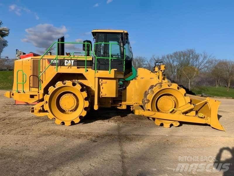 CAT 825H Atkritumu preses