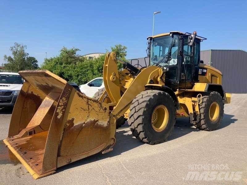 CAT 926M Iekrāvēji uz riteņiem