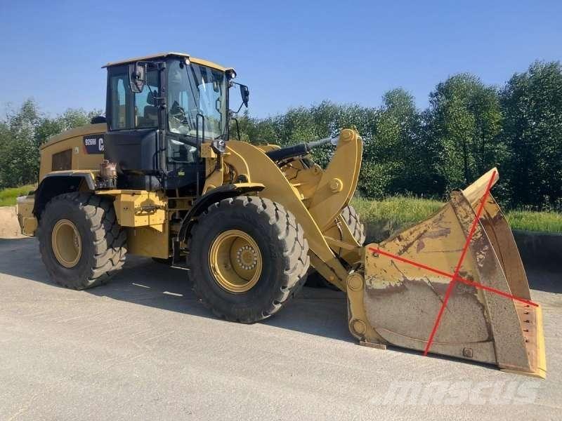 CAT 926M Iekrāvēji uz riteņiem