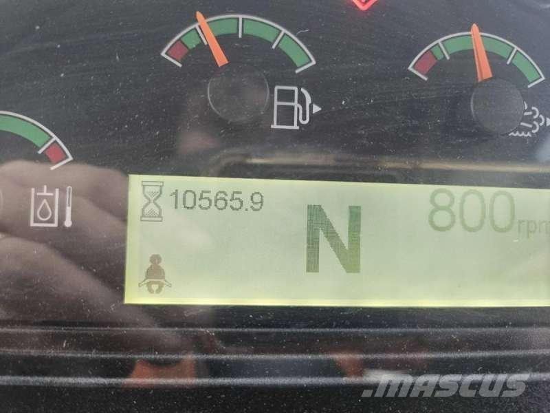 CAT 926M Iekrāvēji uz riteņiem