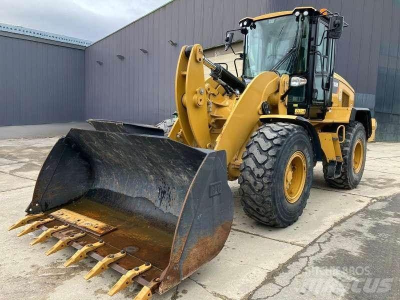 CAT 938M Iekrāvēji uz riteņiem