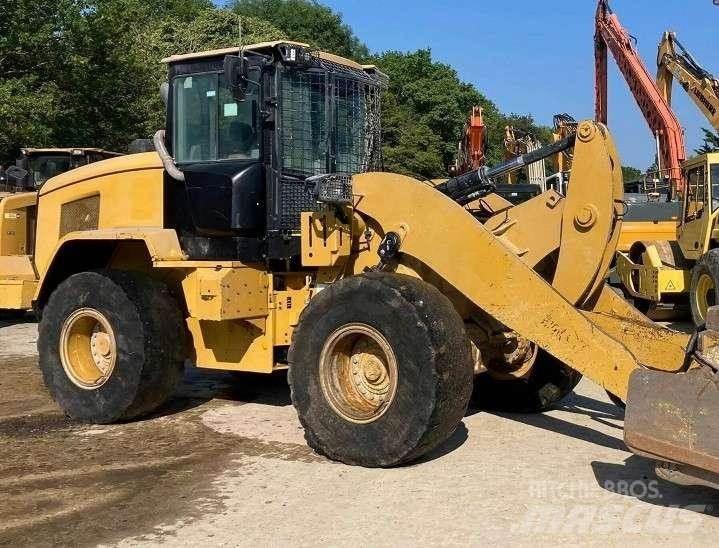 CAT 938M Iekrāvēji uz riteņiem