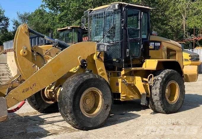 CAT 938M Iekrāvēji uz riteņiem