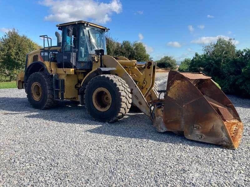 CAT 950M Iekrāvēji uz riteņiem