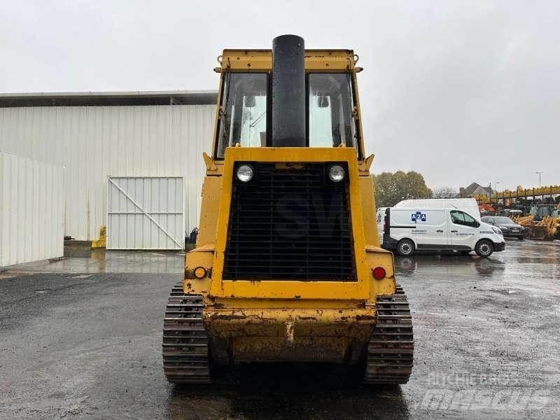 CAT 953 Kāpurķēžu iekrāvēji