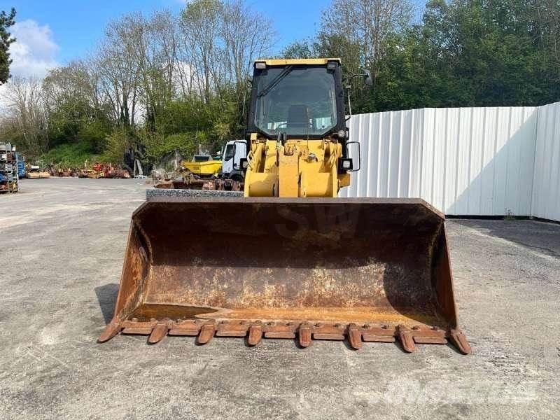 CAT 953C2 Kāpurķēžu iekrāvēji