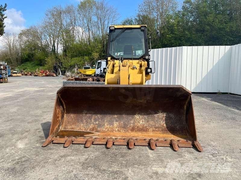 CAT 953C2 Kāpurķēžu iekrāvēji