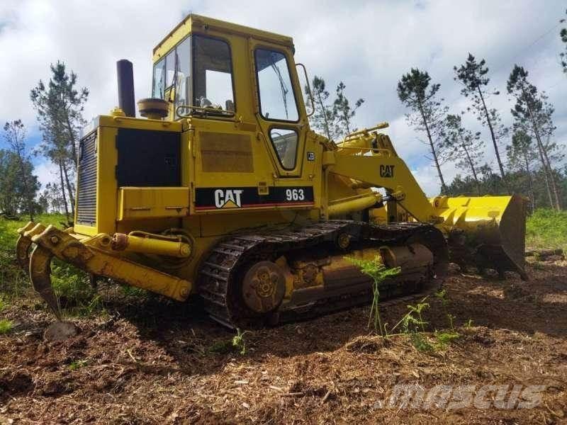 CAT 963 Kāpurķēžu iekrāvēji
