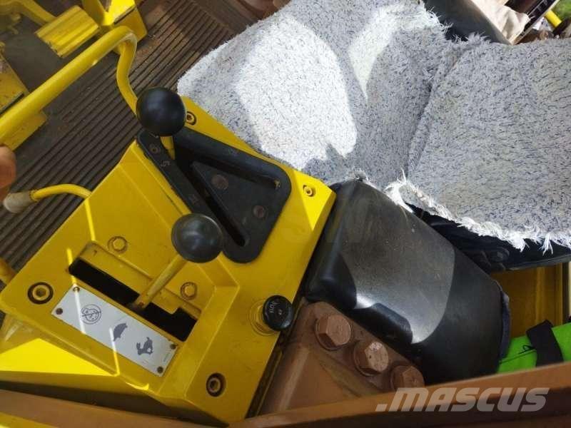 CAT 963 Kāpurķēžu iekrāvēji