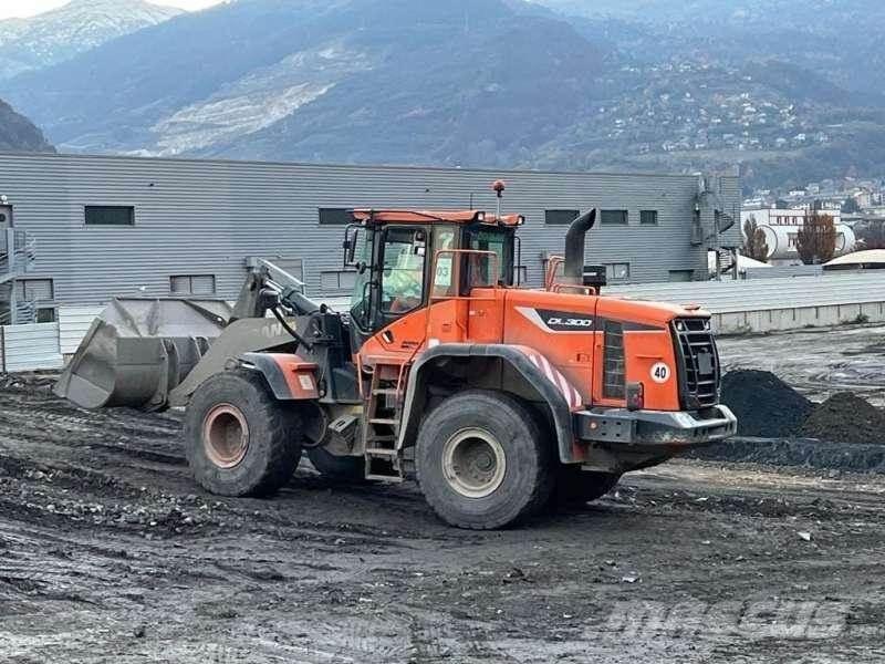 Doosan DL300 Iekrāvēji uz riteņiem