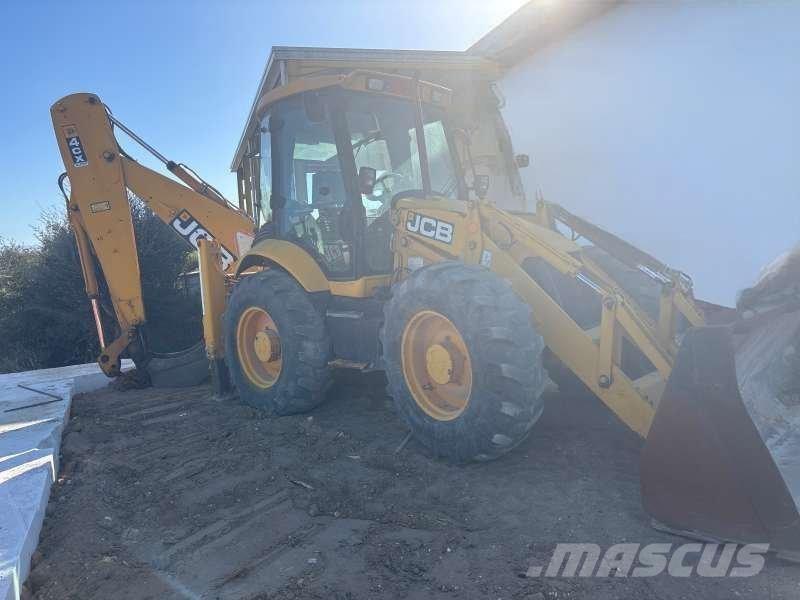 JCB 4CX Ekskavatori-iekrāvēji