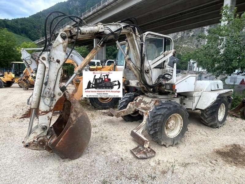 Mecalac 8CXI Ekskavatori uz riteņiem