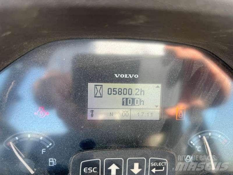 Volvo BL71B Ekskavatori-iekrāvēji