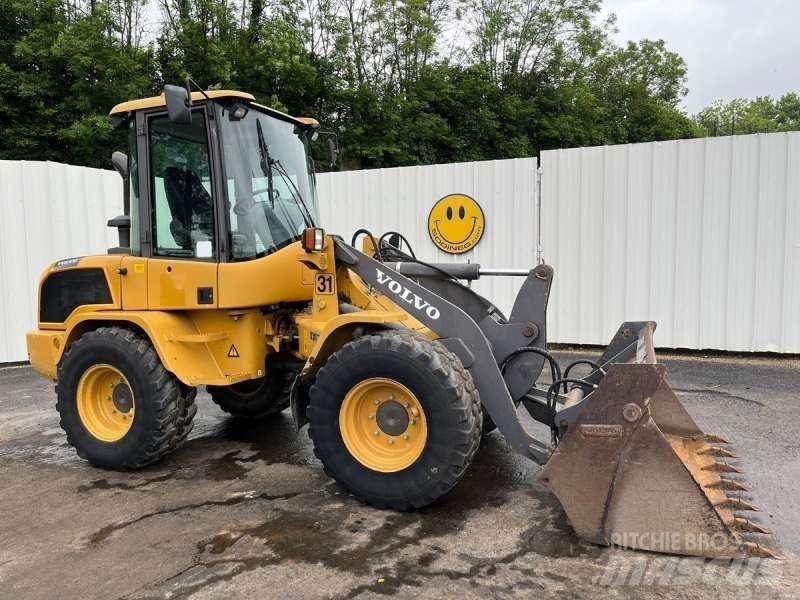 Volvo L30G Mini iekrāvēji