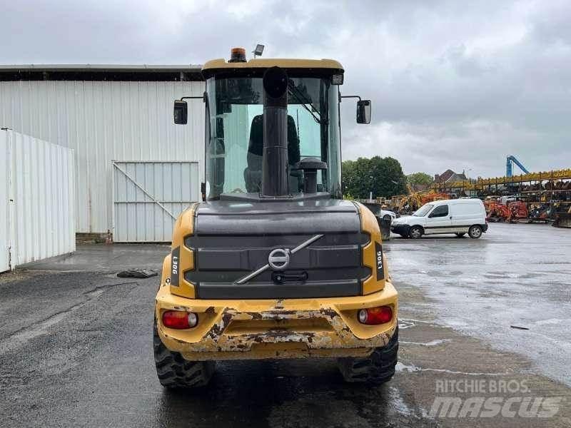 Volvo L30G Mini iekrāvēji