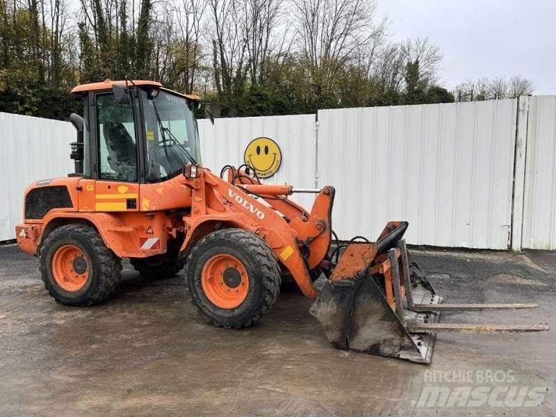 Volvo L30G Iekrāvēji uz riteņiem