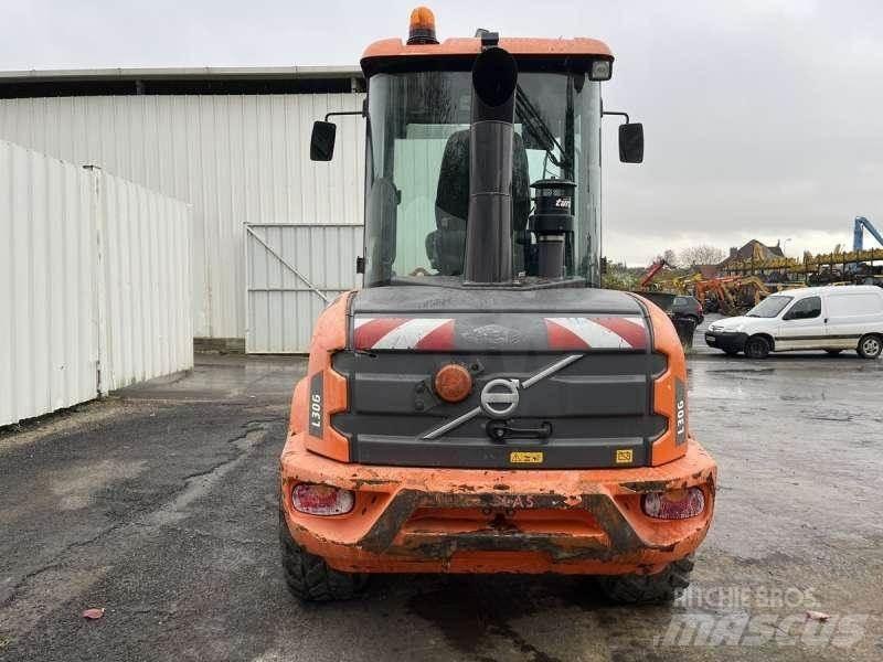 Volvo L30G Iekrāvēji uz riteņiem